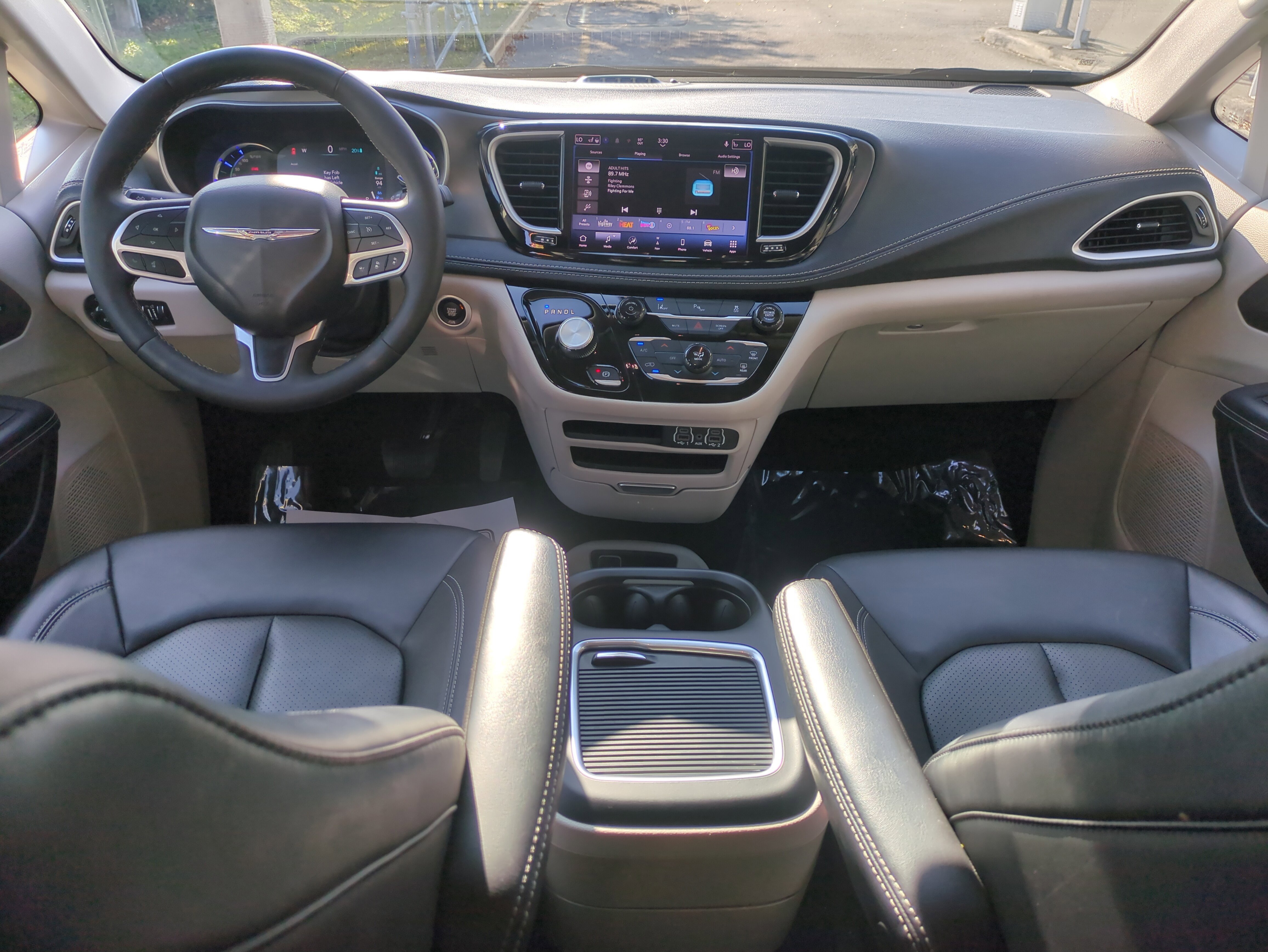 Certified 2024 Chrysler Pacifica Select image 16