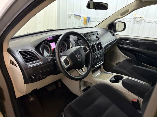 Used 2014 Dodge Grand Caravan SXT w/ Rear Park Assist Package FWD image 27