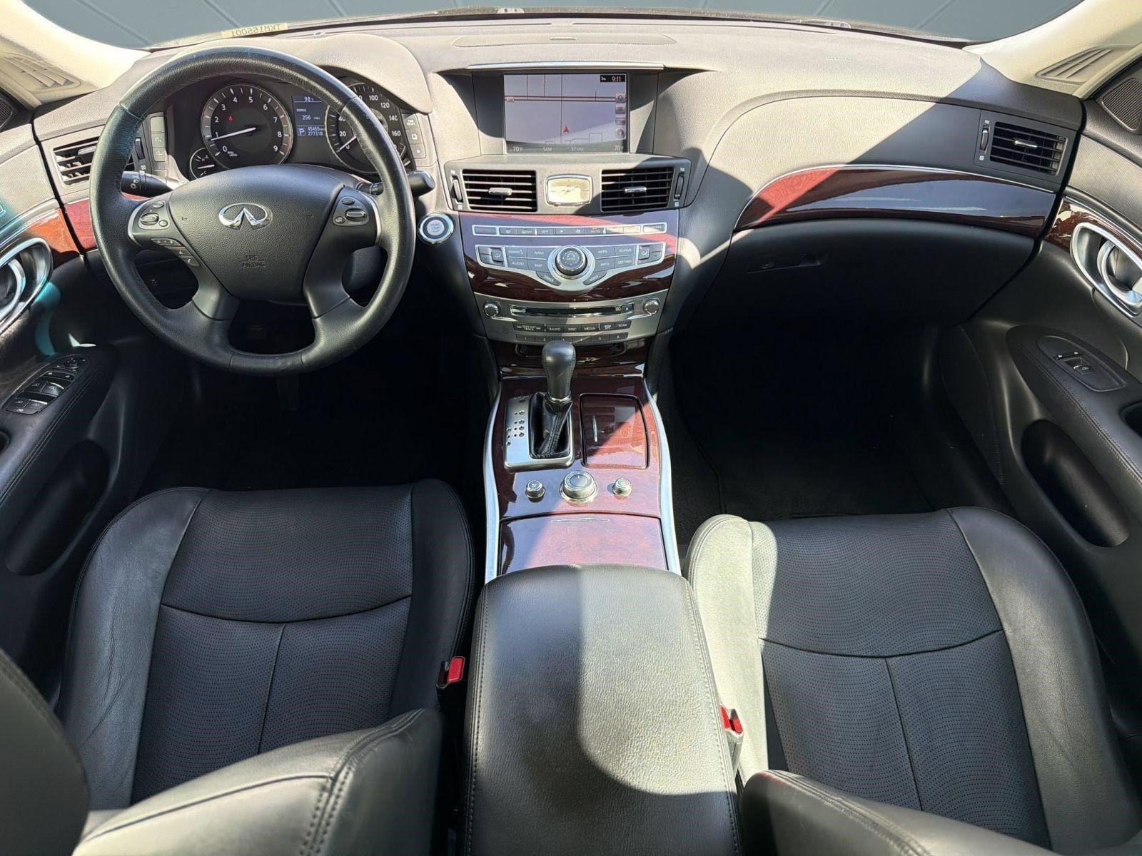 Used 2019 INFINITI Q70 Luxe RWD image 15