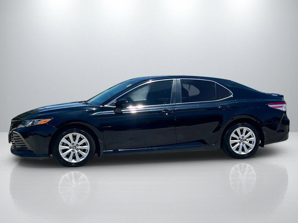 Used 2018 Toyota Camry LE FWD image 8