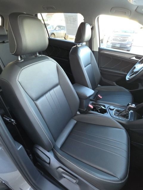 Used 2024 Volkswagen Tiguan SE AWD/4WD image 22