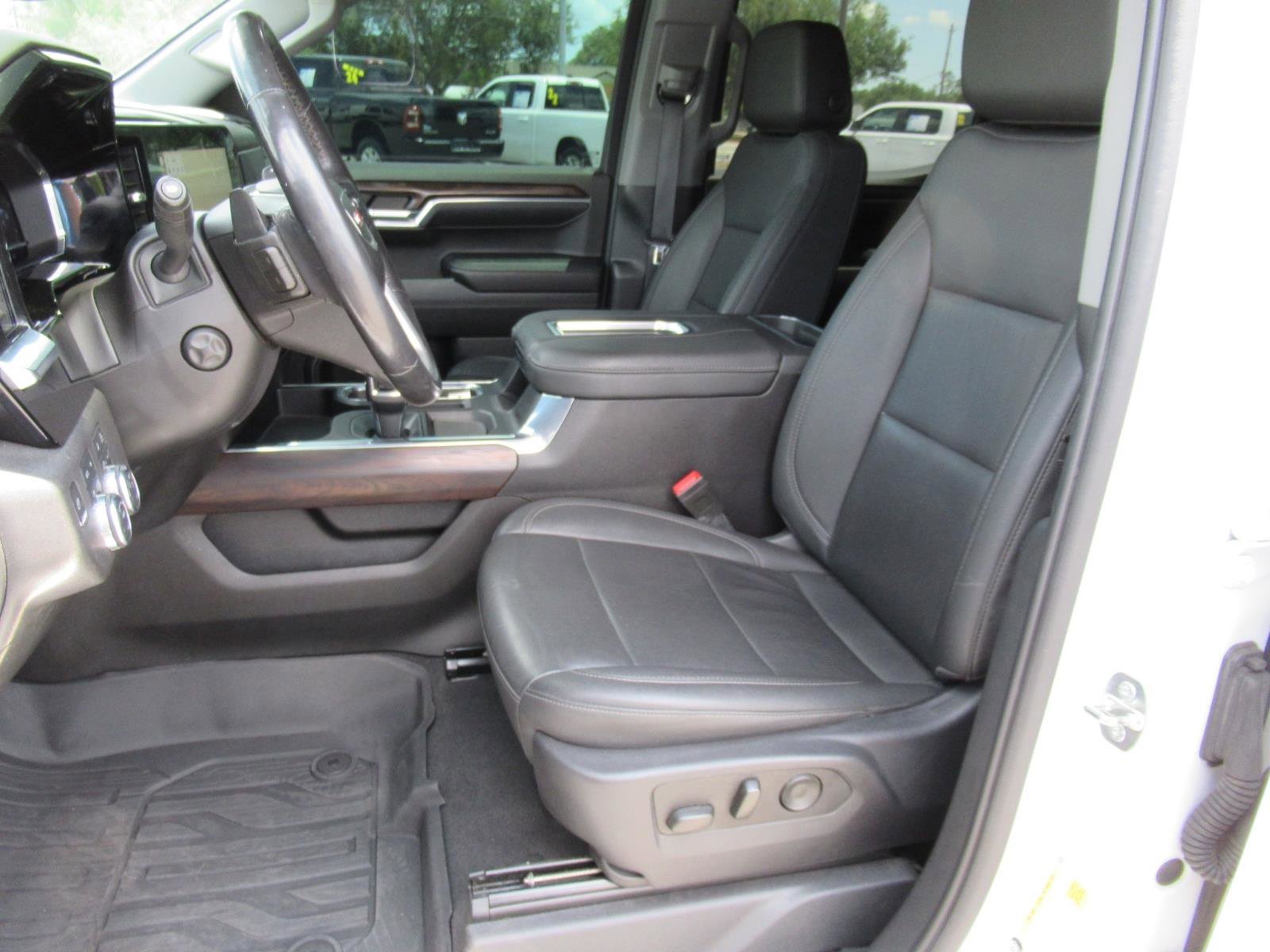 Used 2022 GMC Sierra 1500 SLT AWD/4WD image 17