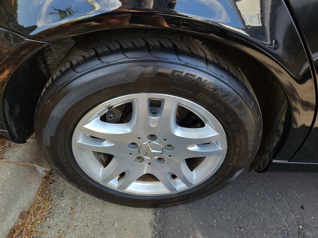 Used 2005 Mercedes-Benz E 320 4MATIC Sedan image 6