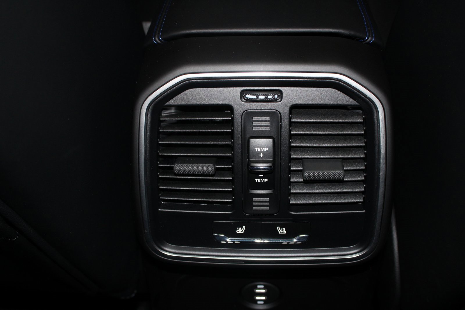 Certified 2024 Porsche Macan image 24