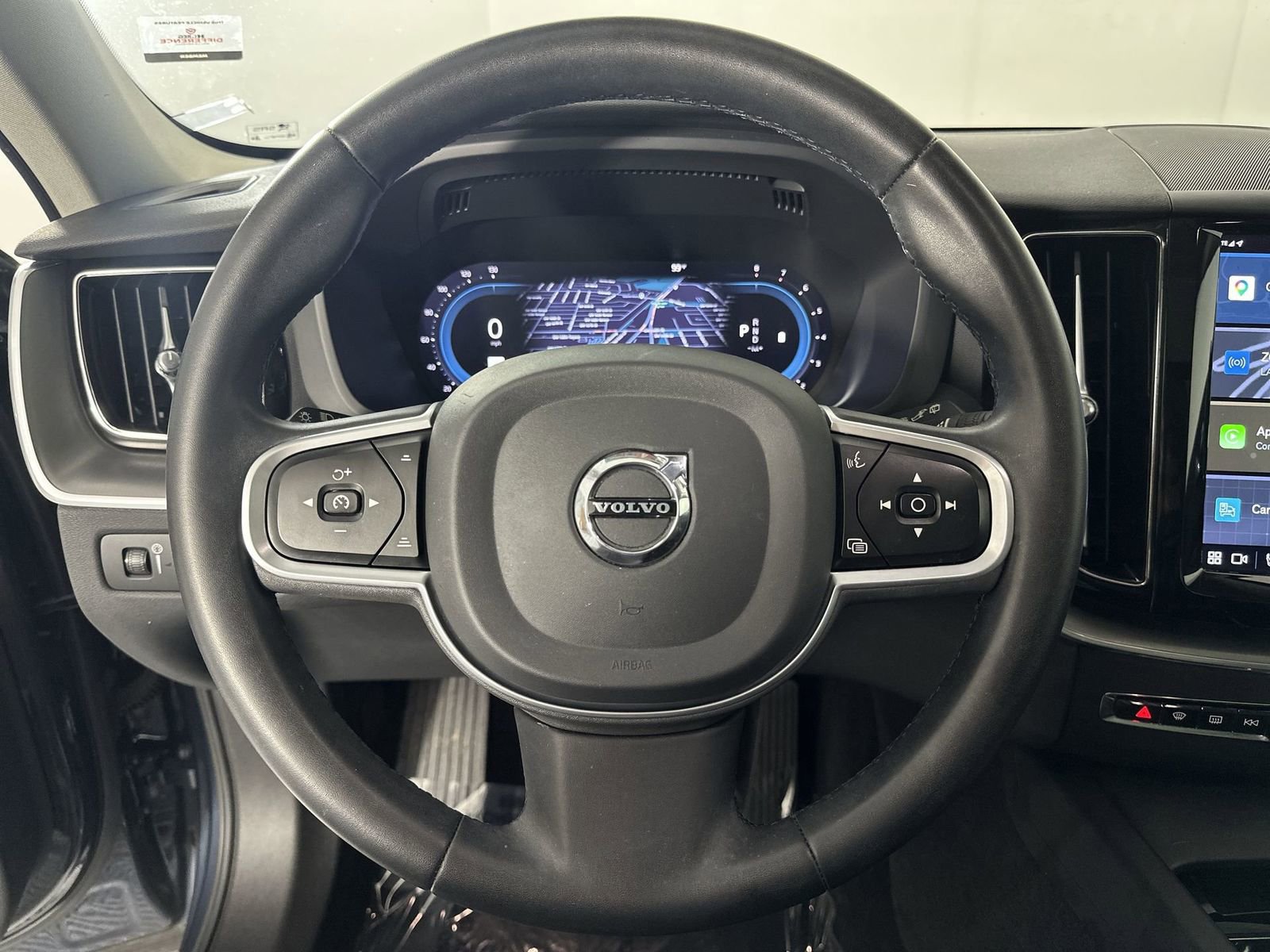 Used 2022 Volvo XC60 B5 Momentum AWD/4WD image 14