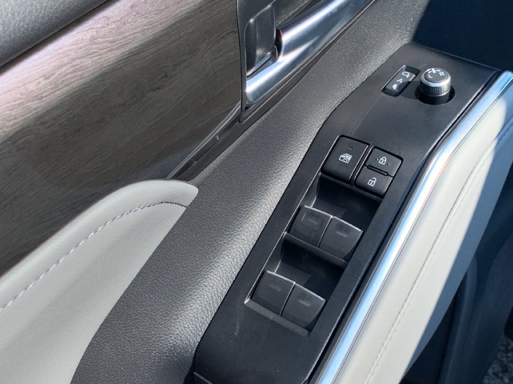 New 2026 Toyota Highlander Limited AWD/4WD image 12