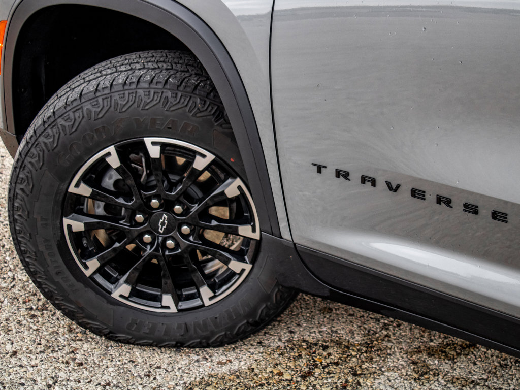 Used 2024 Chevrolet Traverse Z71 image 14