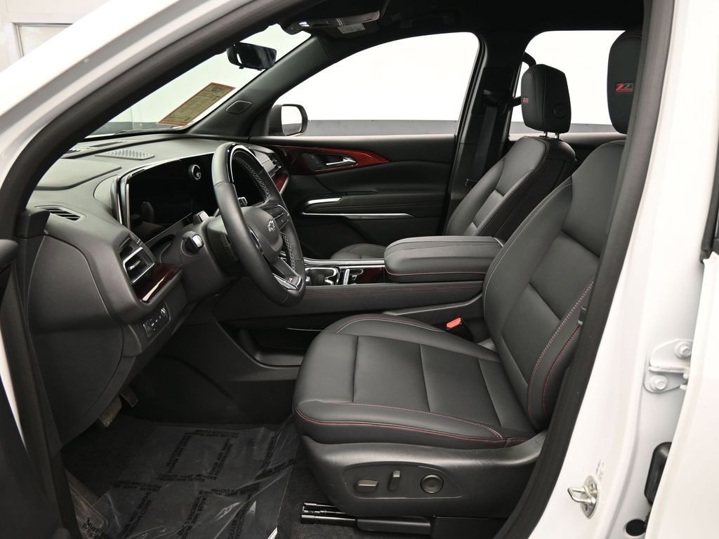 Used 2024 Chevrolet Traverse Z71 w/ Enhanced Driving Package image 11