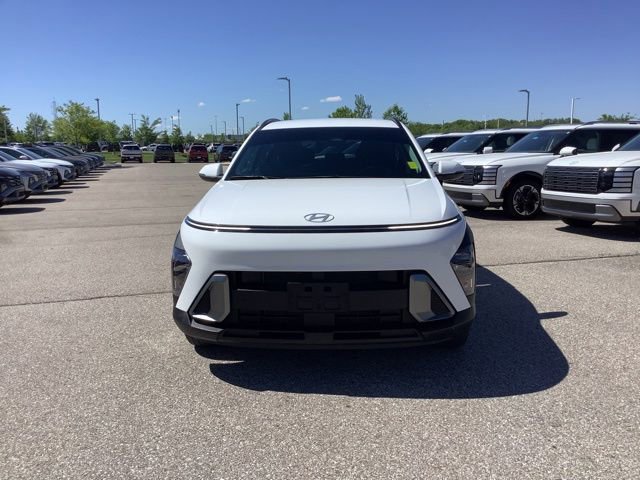 Used 2024 Hyundai Kona SEL w/ Convenience Package FWD image 2