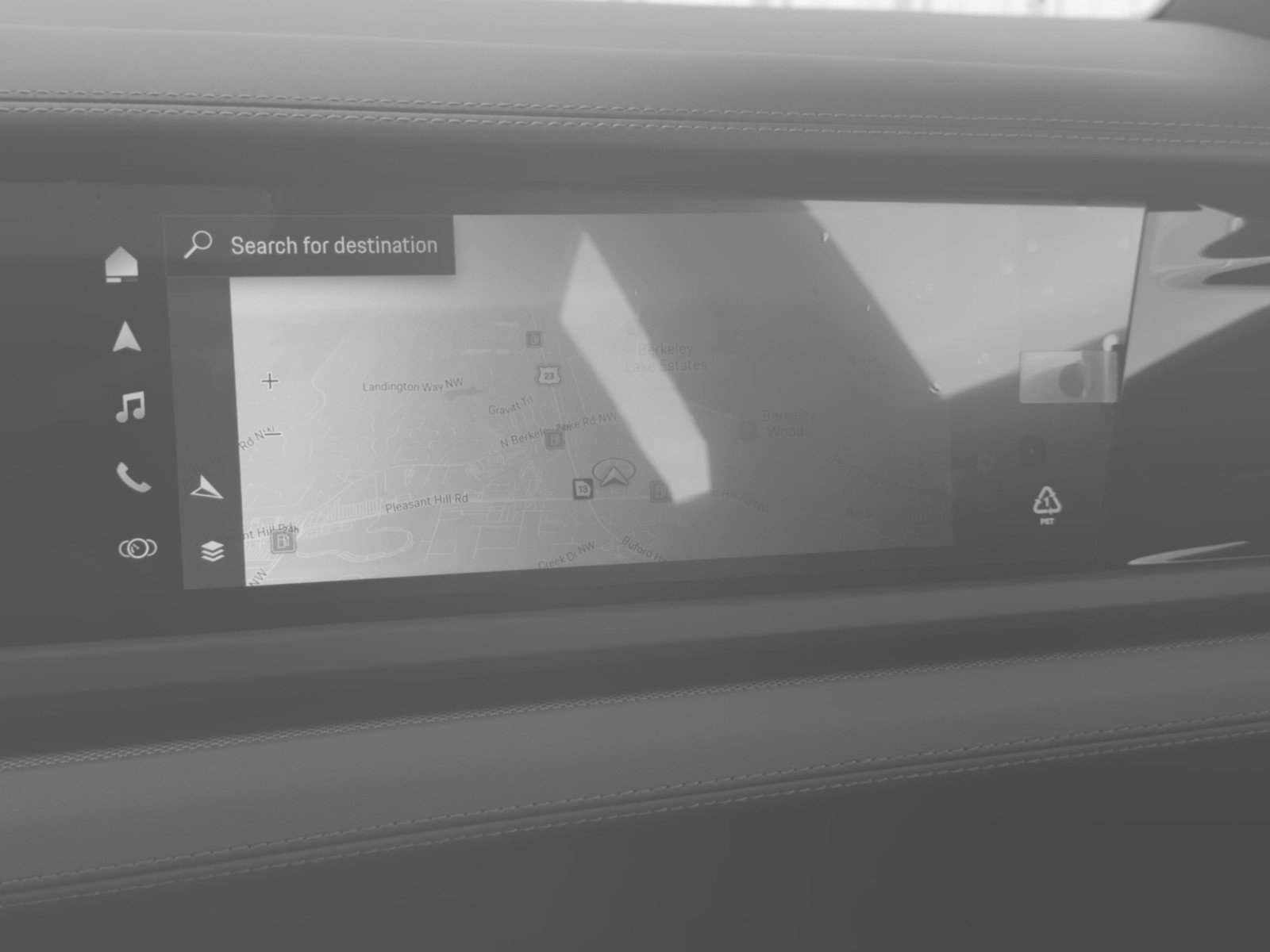 Used 2025 Porsche Panamera 4 w/ Premium Package image 35