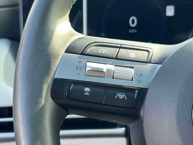 Certified 2025 Hyundai Tucson Limited AWD/4WD image 21