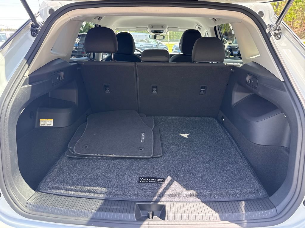 Used 2025 Volkswagen Tiguan S image 25