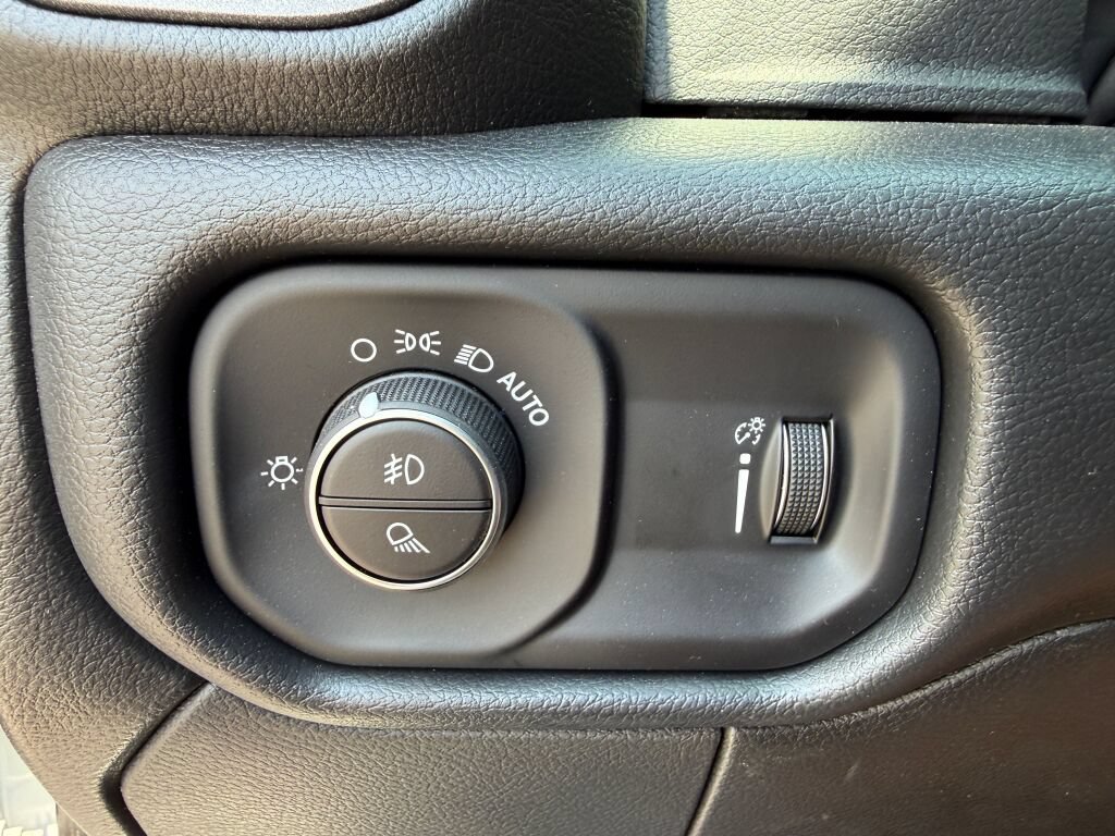 New 2026 RAM 3500 Tradesman AWD/4WD image 32
