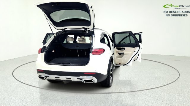 Used 2025 Mercedes-Benz GLC 350e 4MATIC image 19