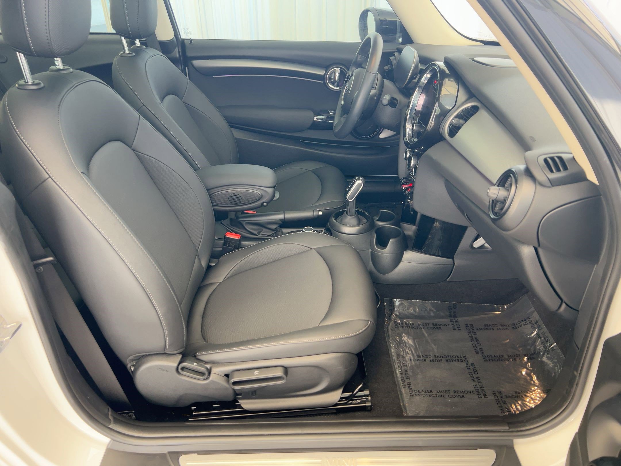 Used 2024 MINI Cooper 2-Door Hardtop image 34