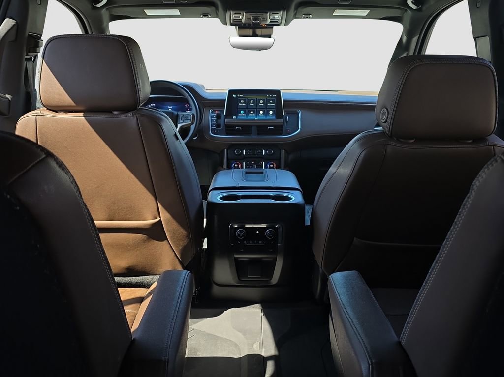 Used 2023 Chevrolet Suburban High Country image 12