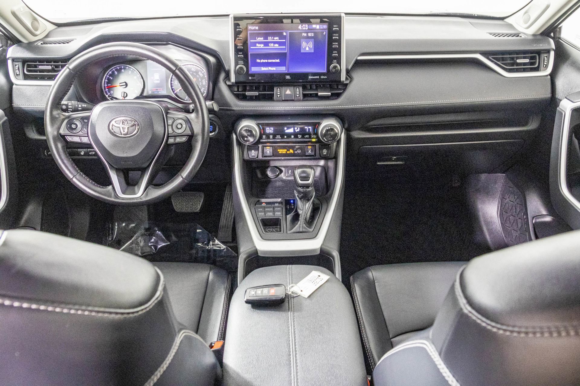 Used 2022 Toyota RAV4 XLE Premium image 24