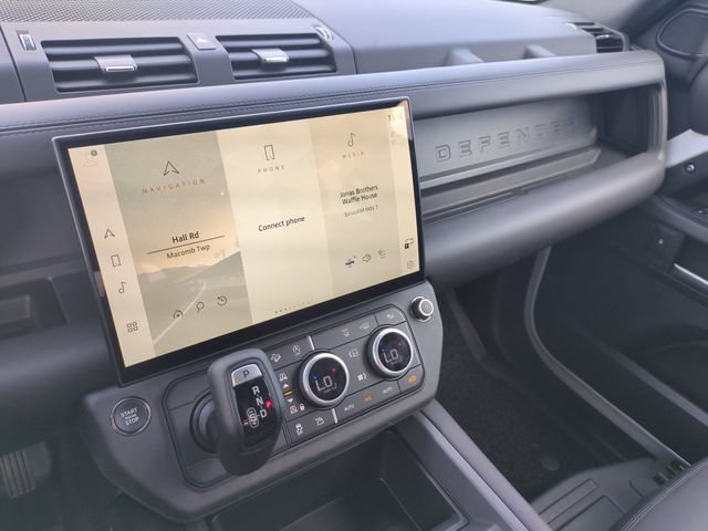 New 2026 Land Rover Defender 130 X-Dynamic SE AWD/4WD image 11