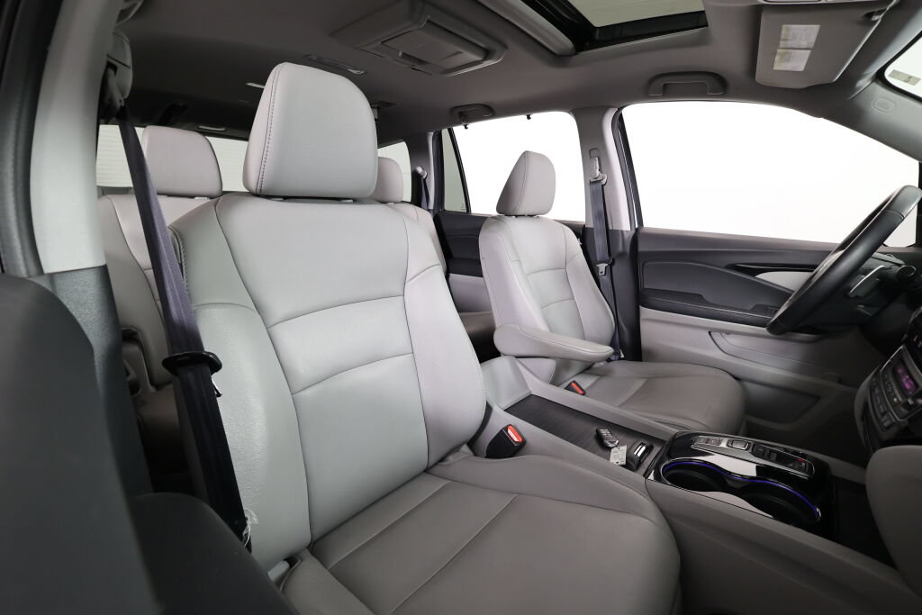 Used 2016 Honda Pilot Touring image 27