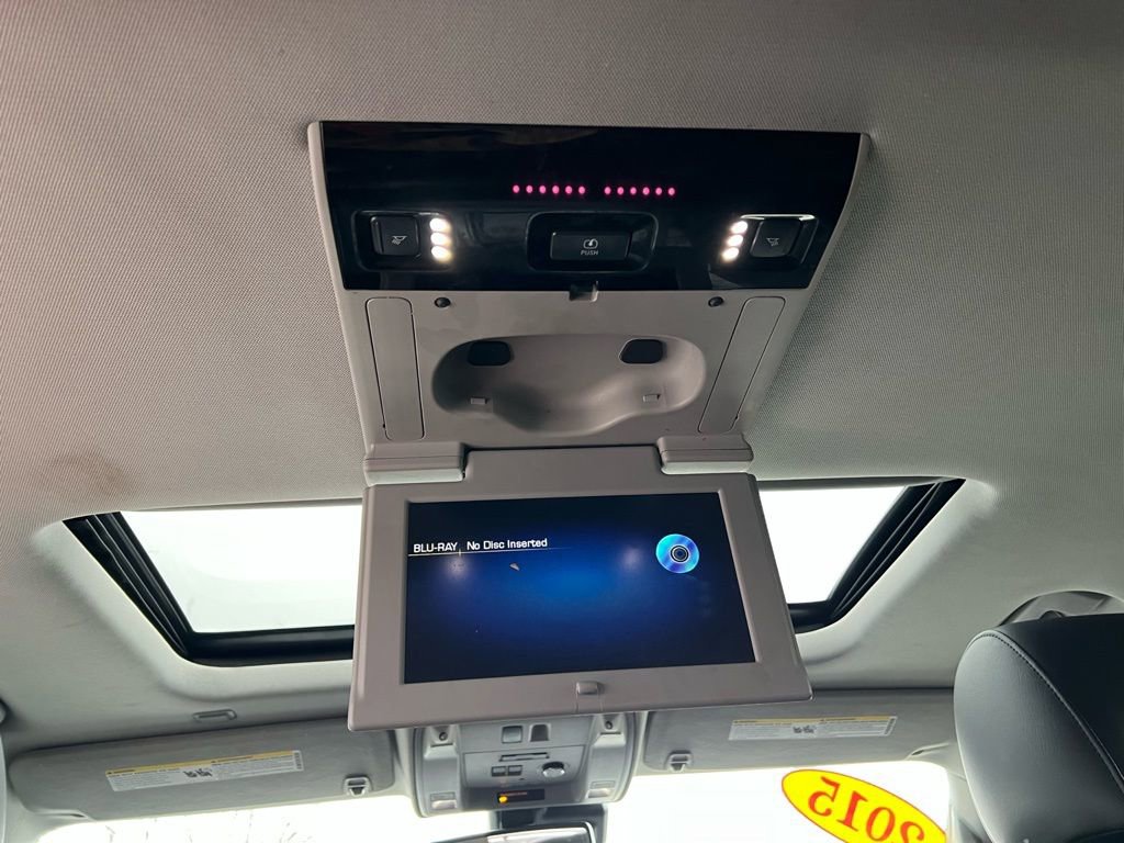 Used 2015 Cadillac Escalade Premium image 24