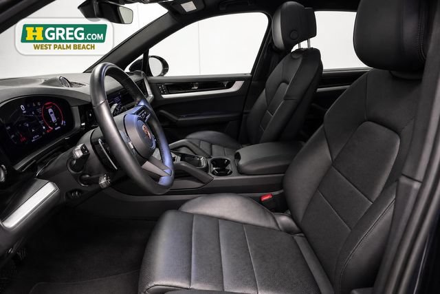 Used 2024 Porsche Cayenne AWD/4WD image 10
