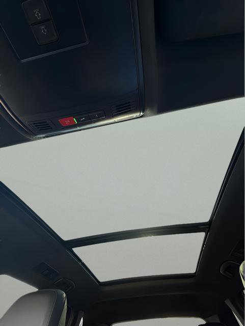 Used 2022 Volkswagen Tiguan SE R-Line image 23