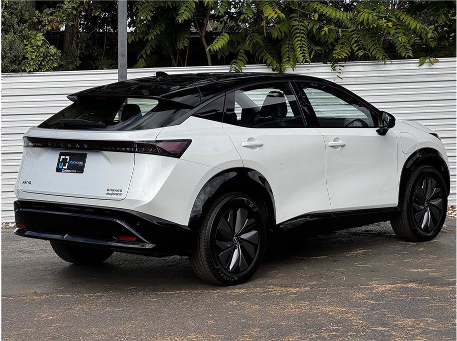Used 2024 Nissan Ariya AWD image 12