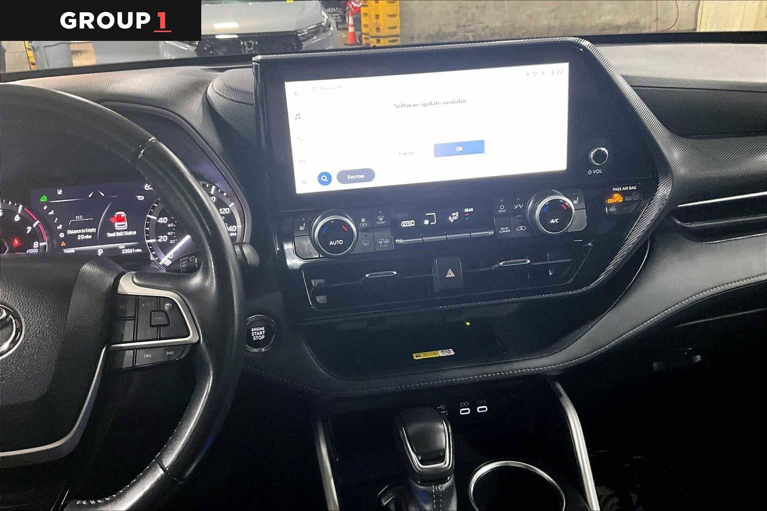 Used 2023 Toyota Highlander XSE image 7