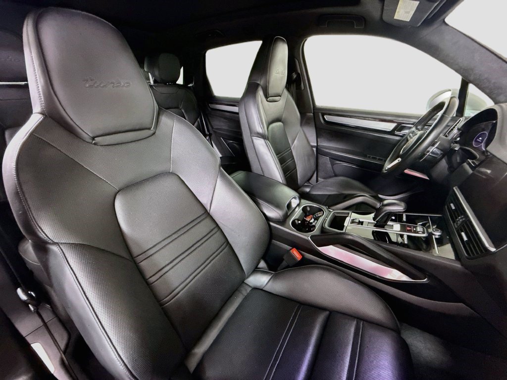Used 2023 Porsche Cayenne Turbo w/ Assistance Package AWD/4WD image 27