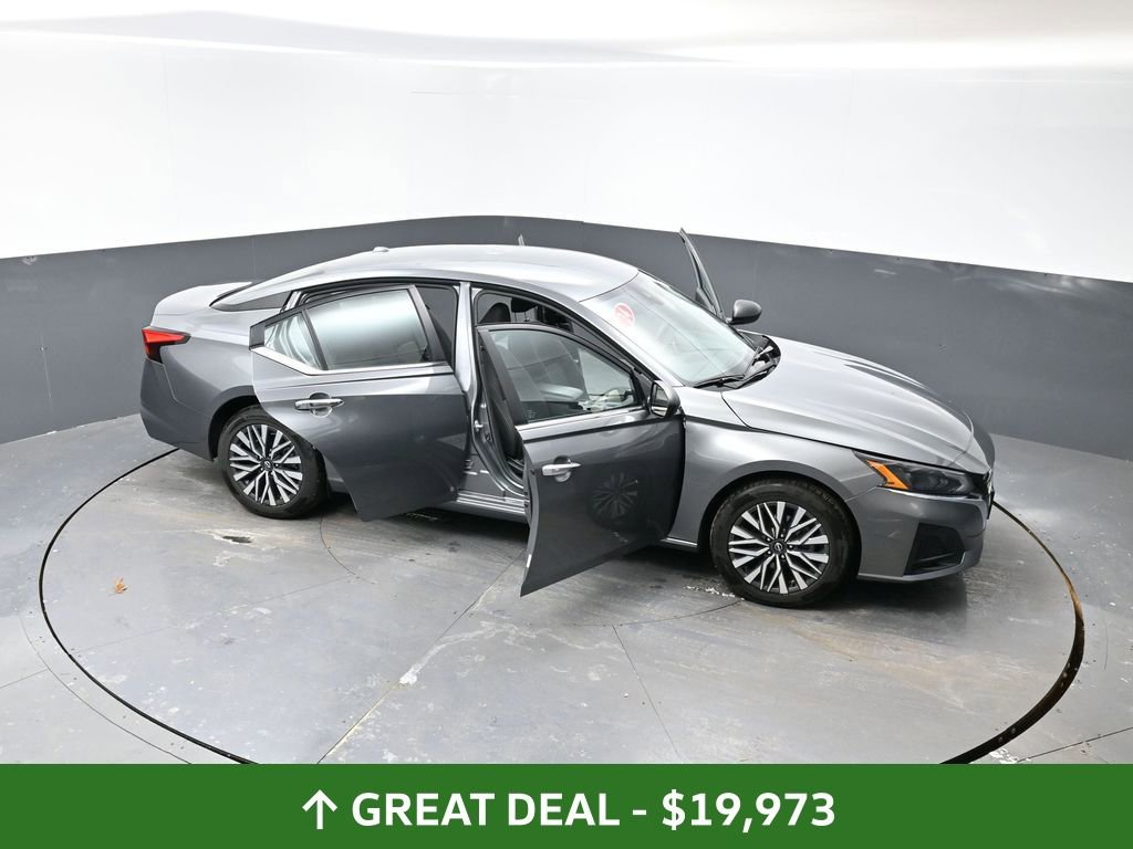 Used 2024 Nissan Altima 2.5 SV image 60