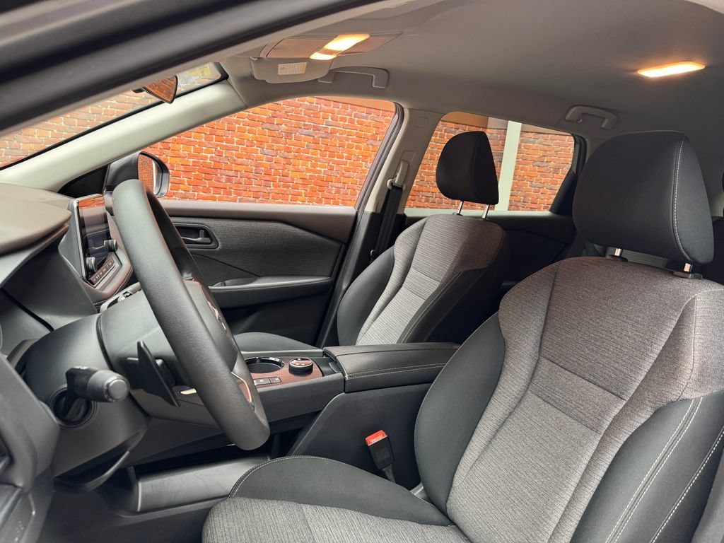 Used 2021 Nissan Rogue S AWD/4WD image 24