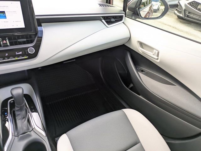 Used 2026 Toyota Corolla LE FWD image 17