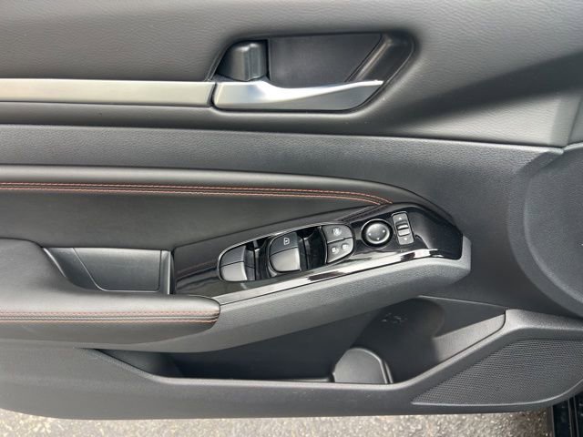 Used 2023 Nissan Altima 2.5 SR image 6