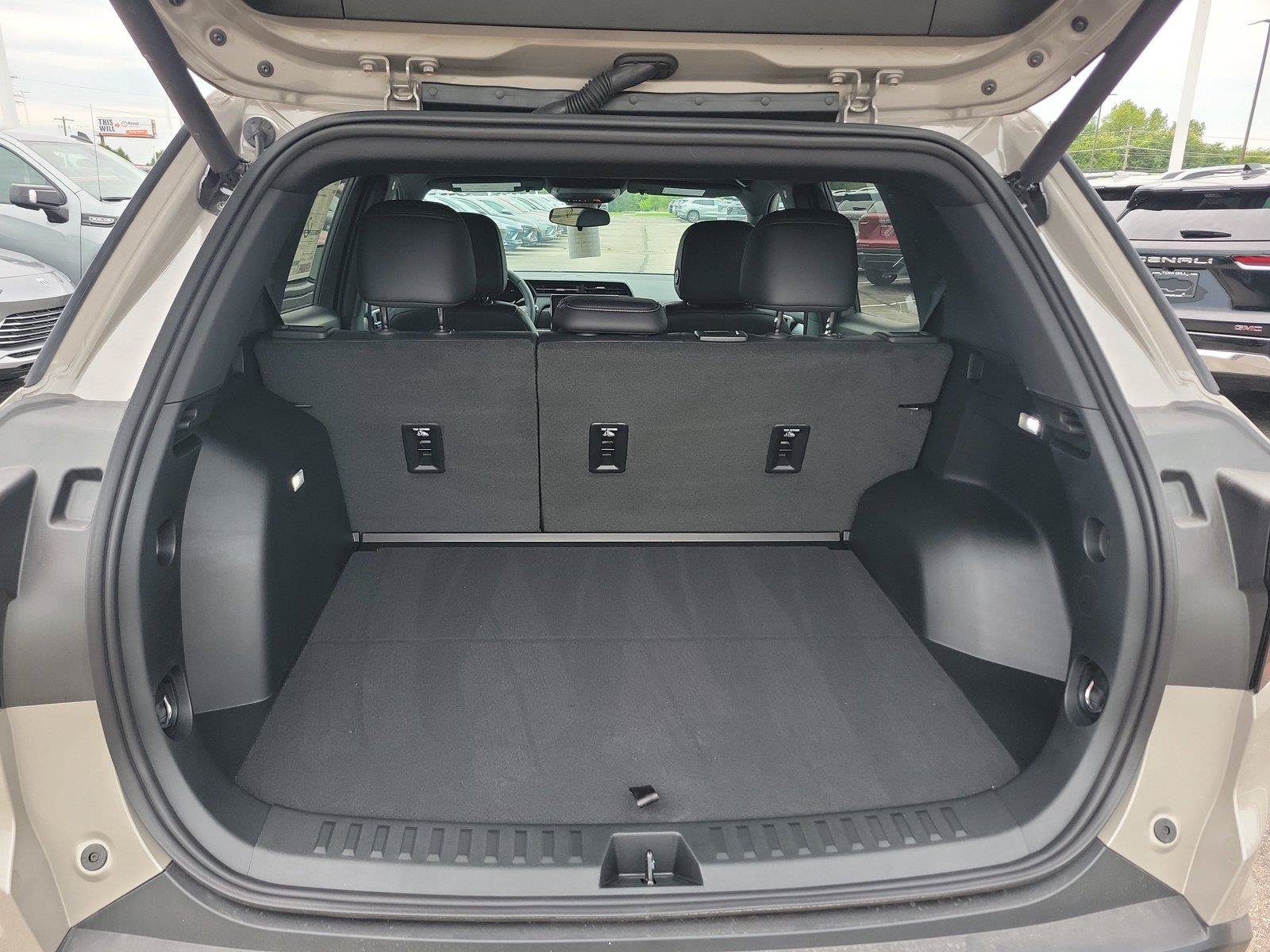New 2027 GMC Terrain Elevation w/ Elevation Premium Package AWD/4WD image 8