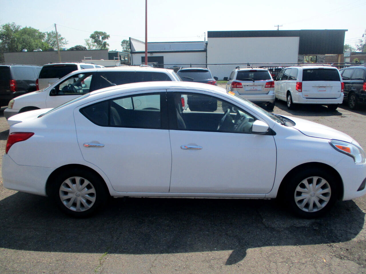 Used 2018 Nissan Versa SV image 2