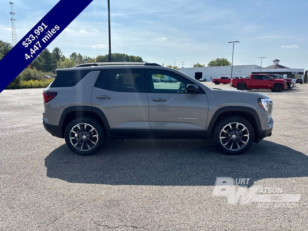 Used 2026 GMC Terrain Elevation w/ Elevation Premium Package image 7