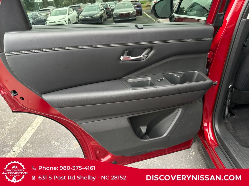 Certified 2023 Nissan Pathfinder Platinum AWD/4WD image 32