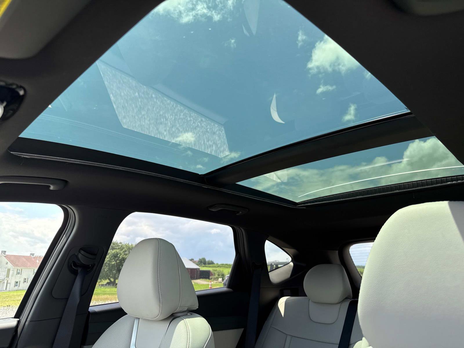 New 2025 Hyundai Tucson Limited image 3