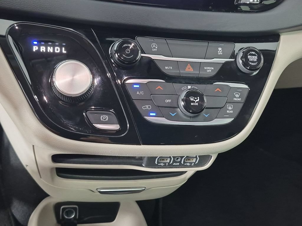 Used 2023 Chrysler Voyager LX FWD image 26