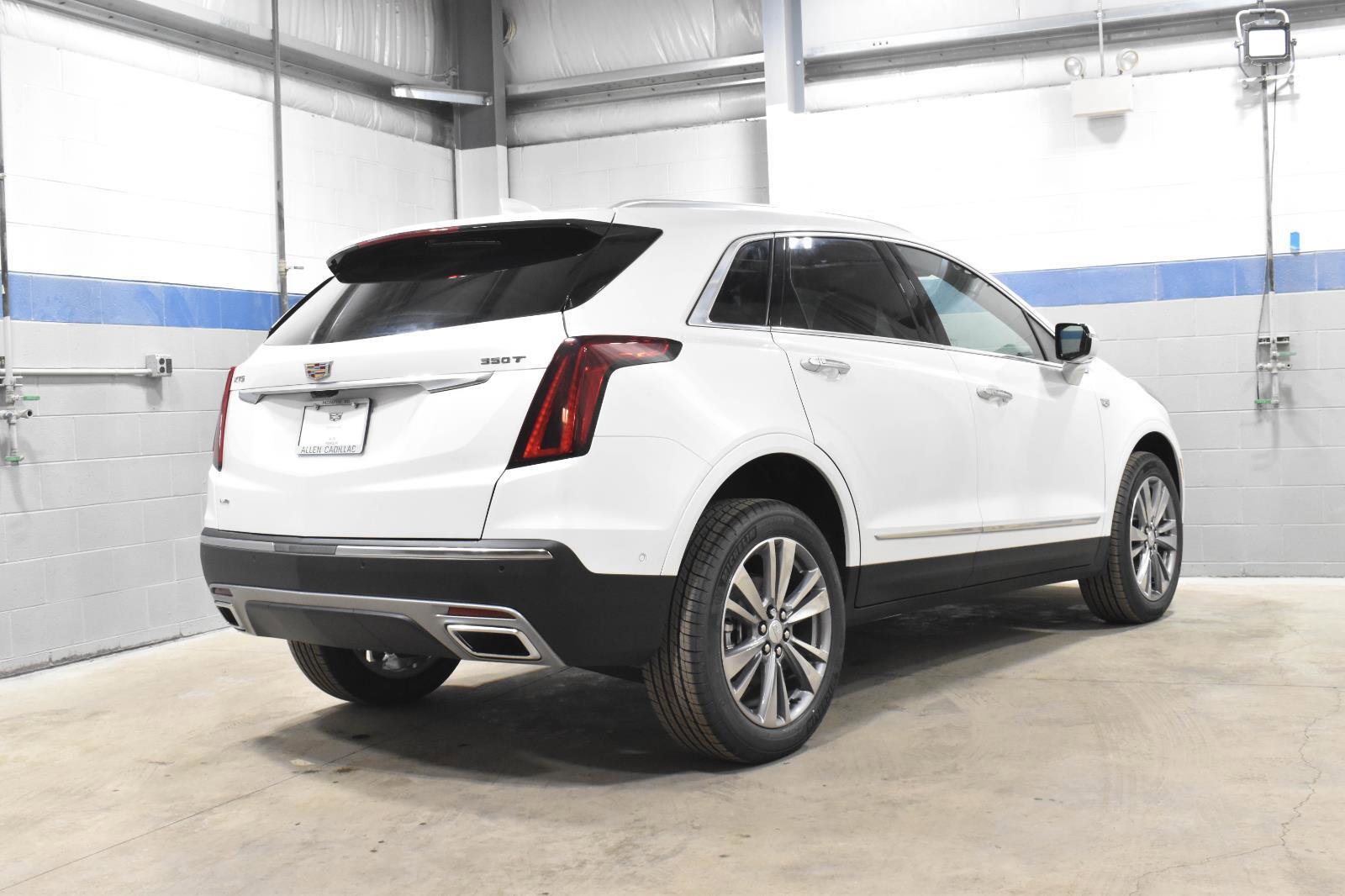 New 2026 Cadillac XT5 Premium Luxury w/ LPO, Floor Liner Package AWD/4WD image 17