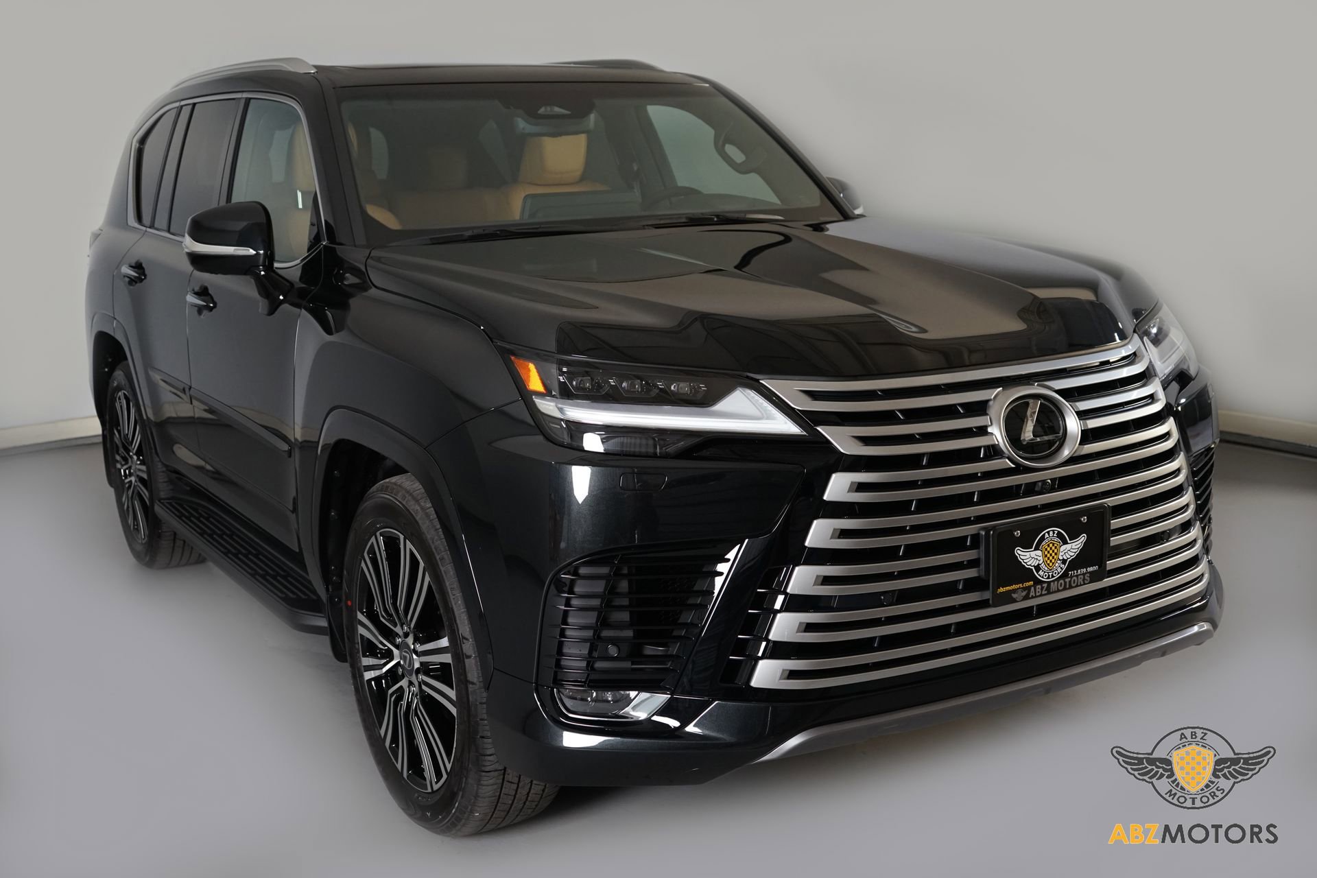 Used 2026 Lexus LX 600 4WD w/ Luxury Package image 2