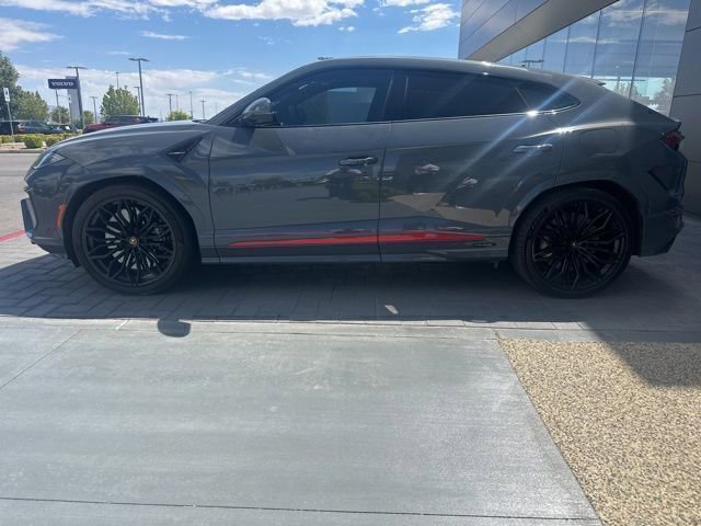 Used 2025 Lamborghini Urus SE AWD/4WD image 8