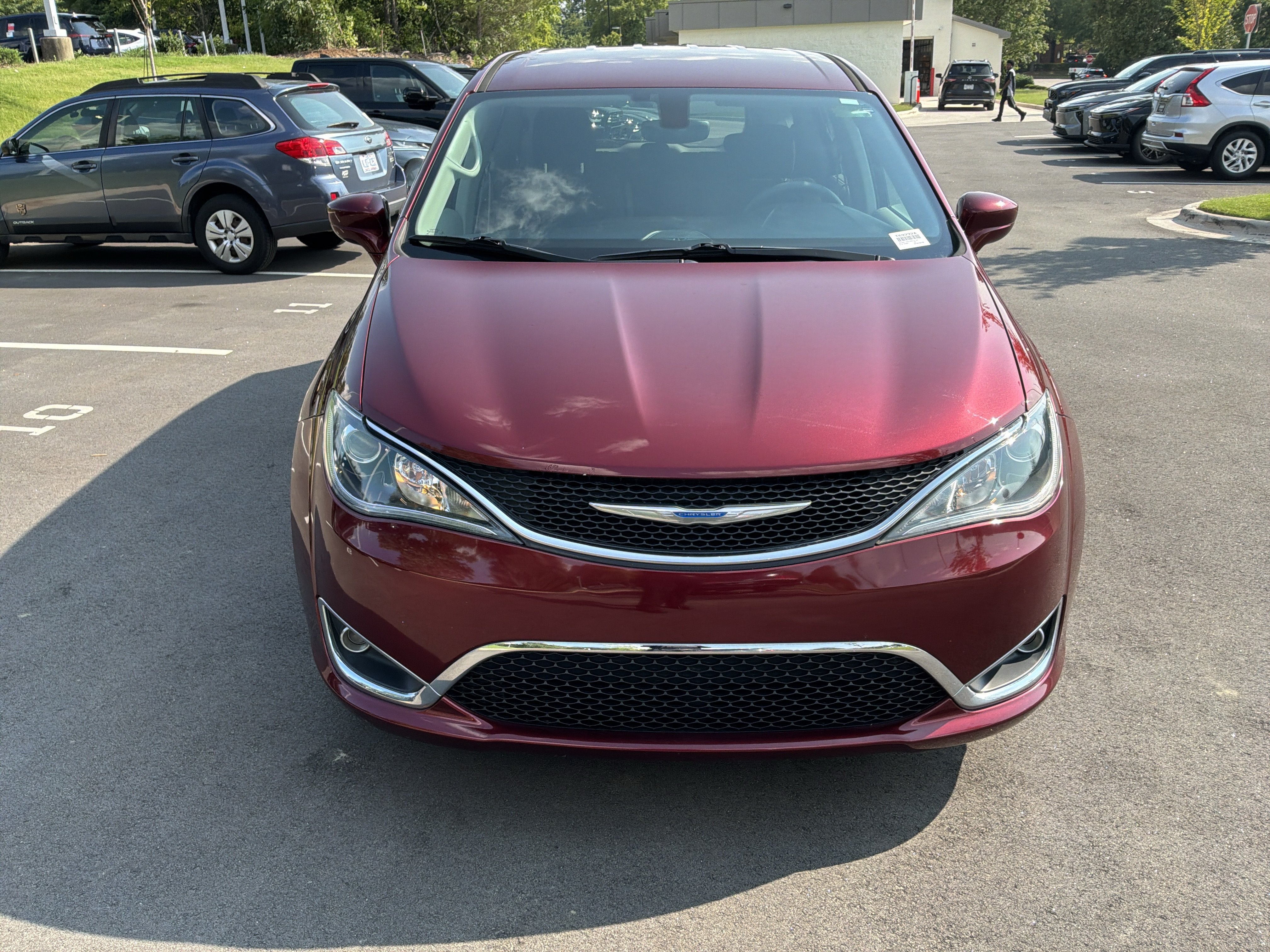 Used 2018 Chrysler Pacifica Touring Plus FWD image 3