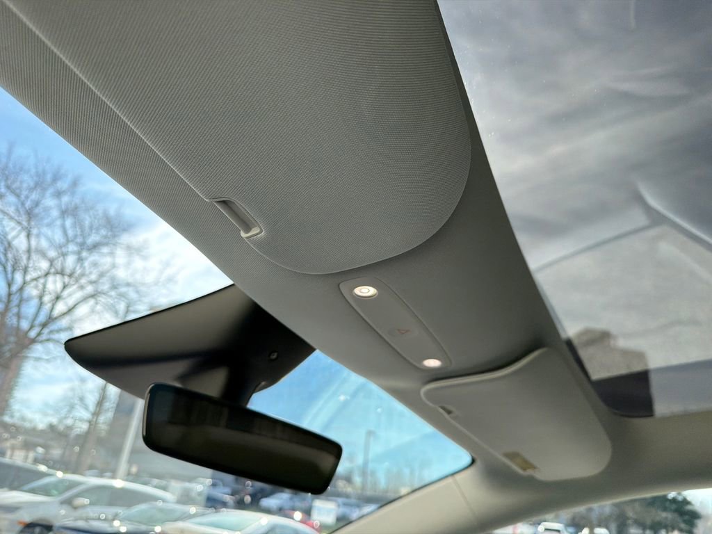 Used 2026 Tesla Model Y Long Range image 28