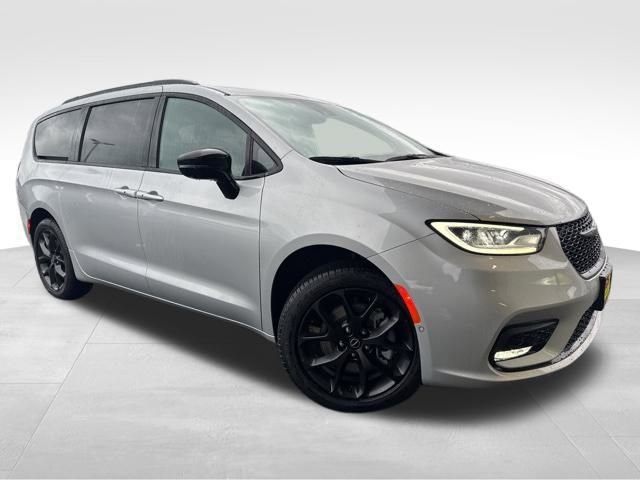 New 2026 Chrysler Pacifica Select w/ S Appearance Package image 1