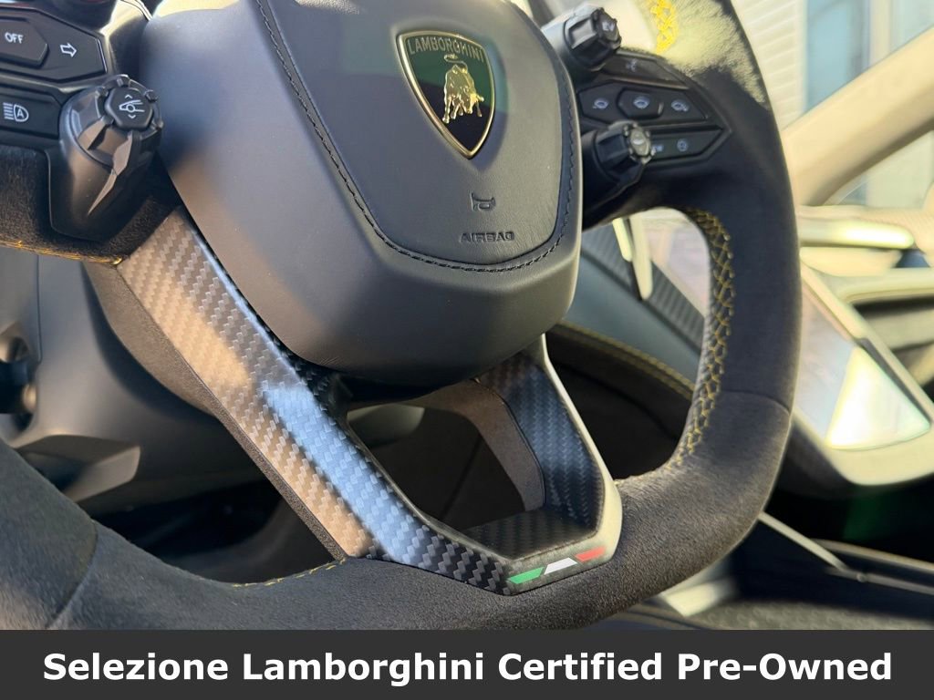 Used 2025 Lamborghini Revuelto image 33