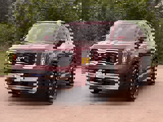 Used 2024 Kia Telluride S w/ S Sunroof Package image 2