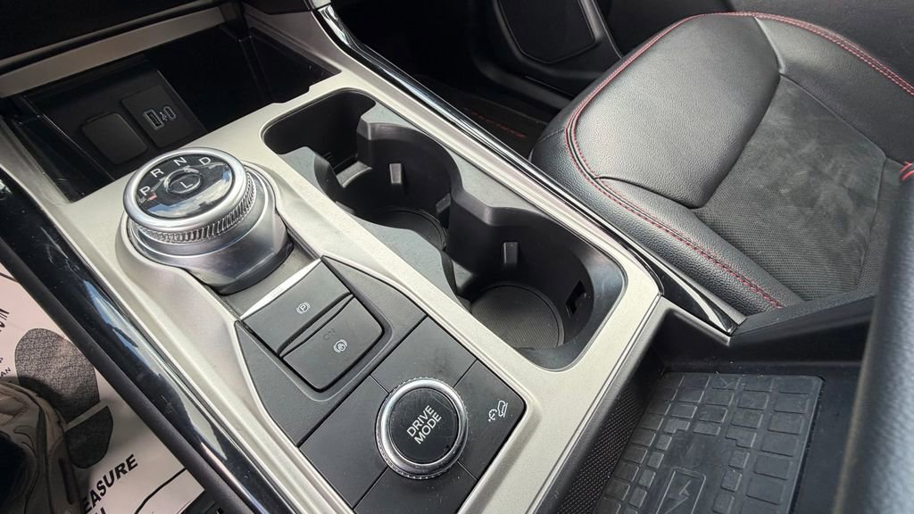Used 2023 Ford Explorer ST-Line AWD/4WD image 36