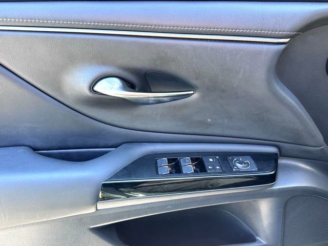 Used 2022 Lexus ES 300h w/ Accessory Package 2 image 22