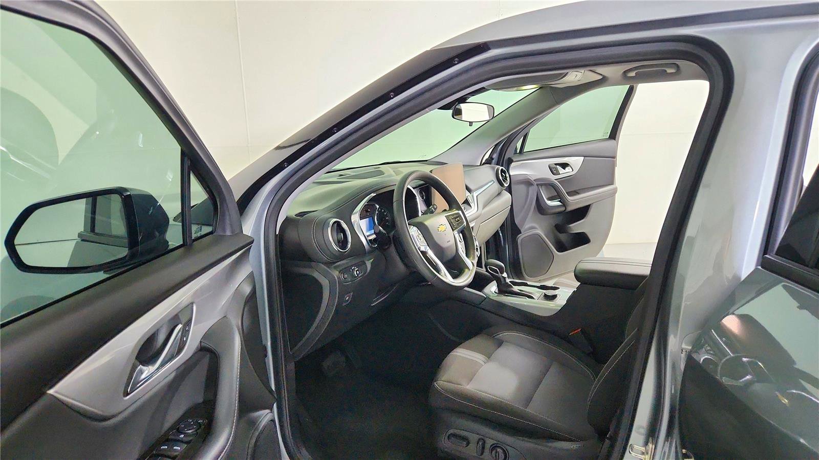 Used 2024 Chevrolet Blazer LT image 15